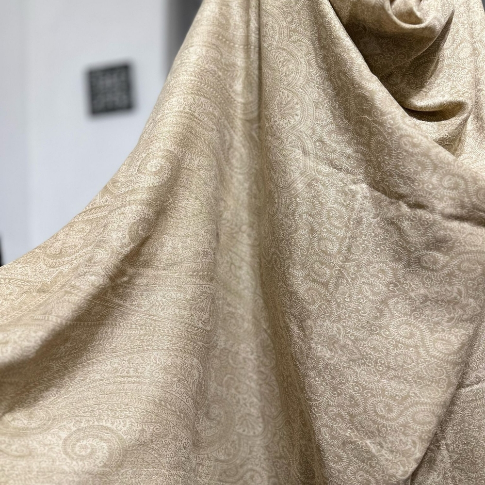 Luxury Hand woven Elegant Cream Paisley shawl /wrap / stole pashmina - Picture 3 of 4